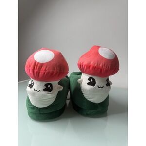 mushroom pals plush slippers. Size SM 7-9